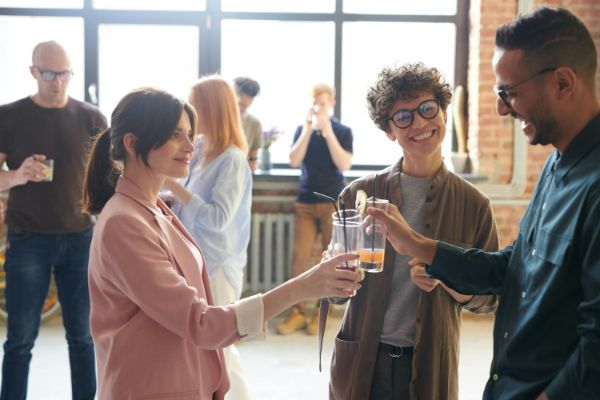 pexels-fauxels-3182824 (1) Explore effective methods for securing internships in Spain. Begin your professional adventure with international exposure.